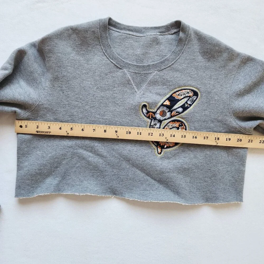 Gray Cropped Sweatshirt New York Floral Patches Upcycled Cute Casual Gym Sporty - Picture 11 of 11